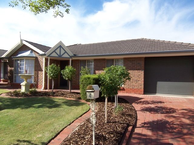 4 Upton Street, OAKDEN SA 5086