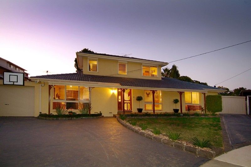 4 Regan Court, BUNDOORA VIC 3083