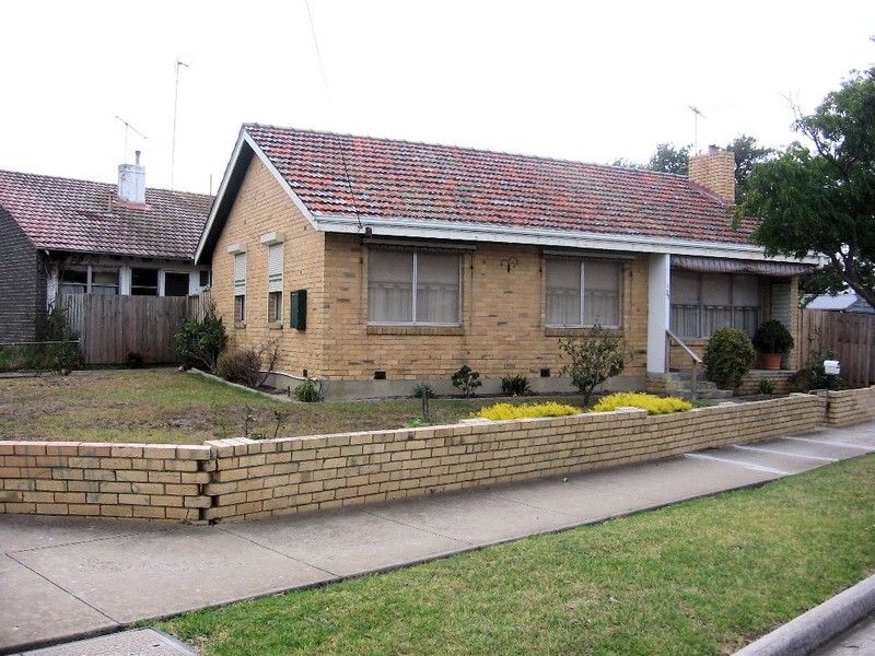 21  Cartledge Street, LAVERTON VIC 3028