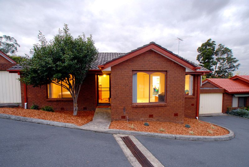 12 Hamilton Crescent, DONCASTER EAST VIC 3109