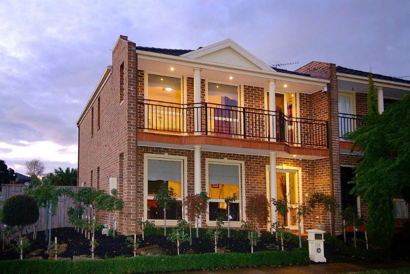 17 Oakden Drive, BUNDOORA VIC 3083