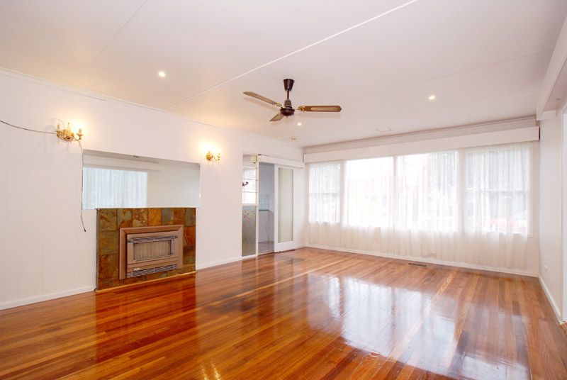 15 Nigra Street, DOVETON VIC 3177