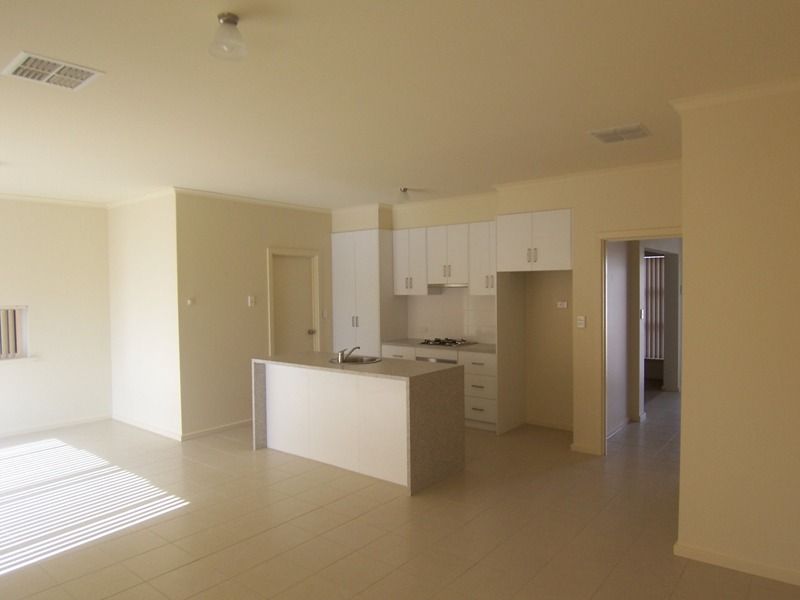 6 Cathedral Circuit, MAWSON LAKES SA 5095