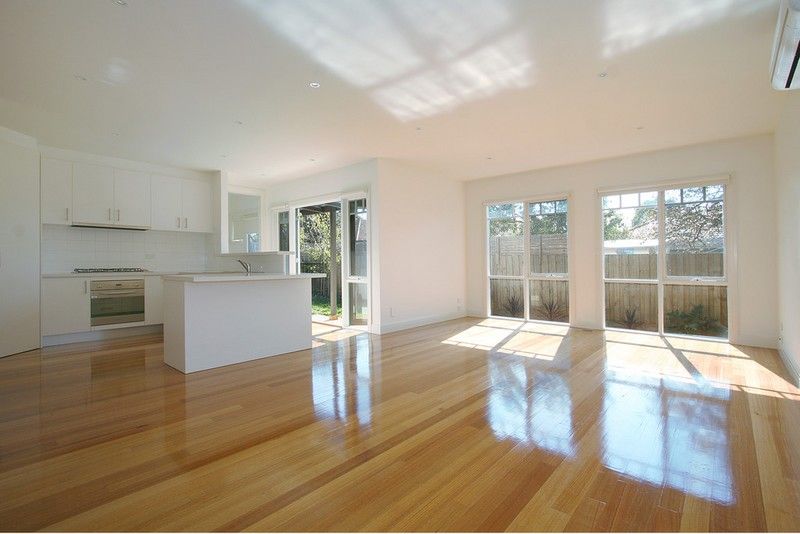 2/13 Eleebana Avenue, Hughesdale, VIC 3166