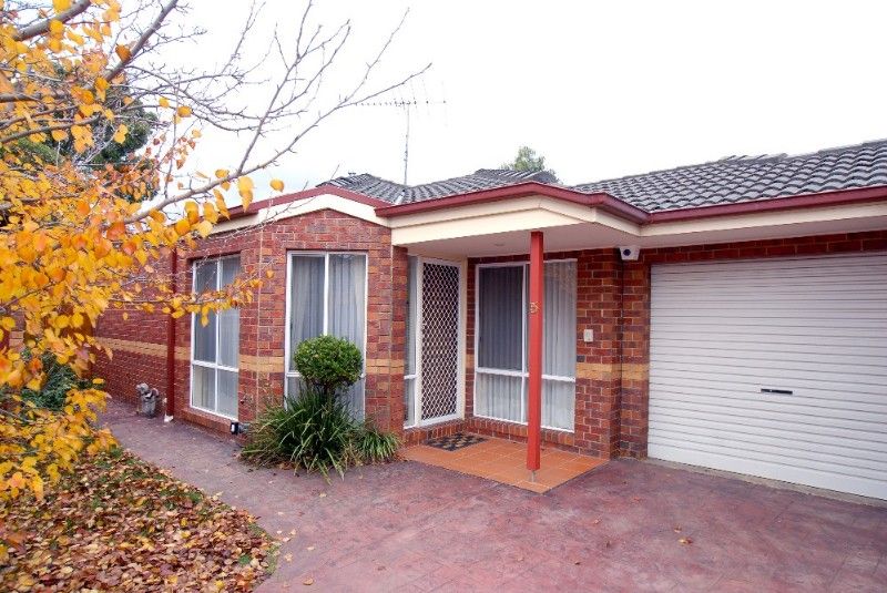 51 Avalon Road, ROWVILLE VIC 3178