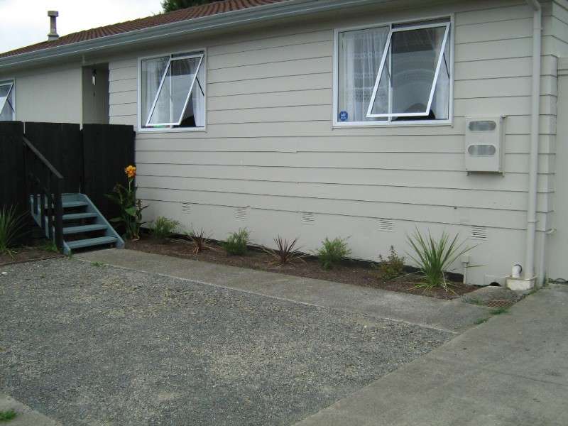 2/17 Etherton Drive photo 0