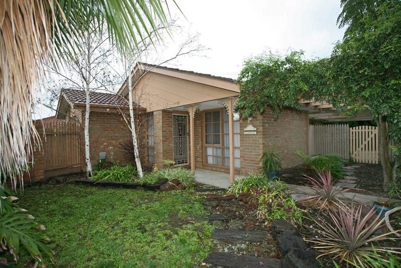 25 Coolong Avenue, BERWICK VIC 3806