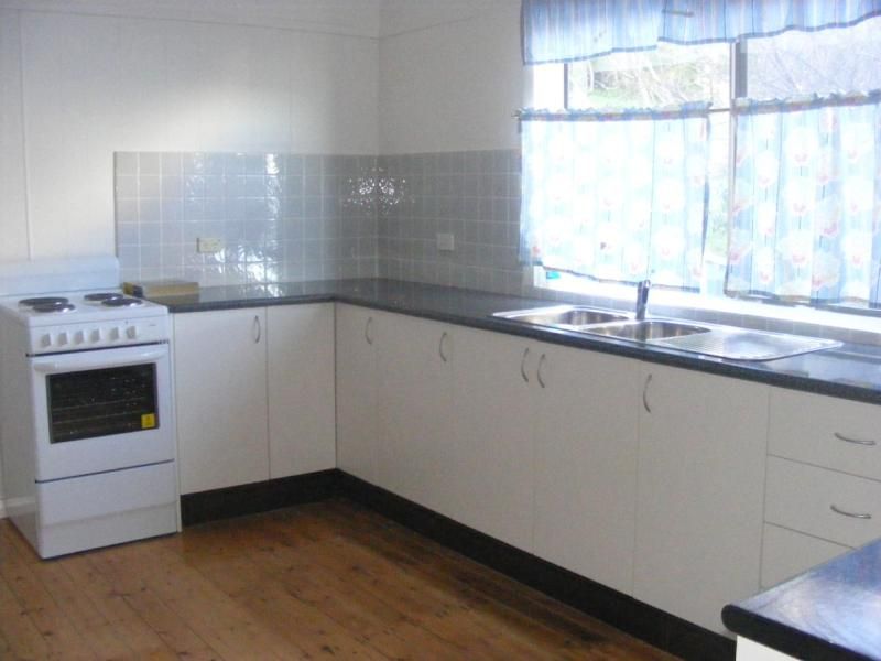 66 Grandview Parade, Lake Heights, NSW 2502