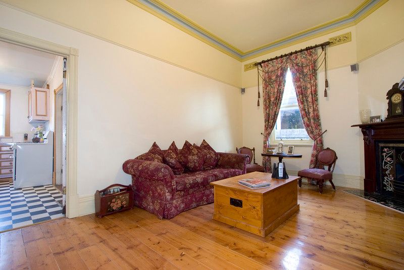 42 Carlisle Crescent, Hughesdale, VIC 3166