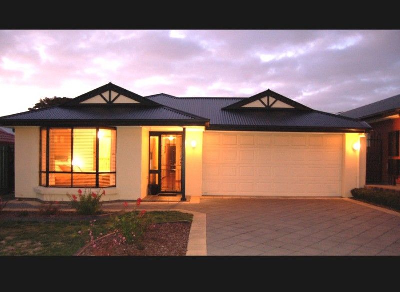 32 Martindale Place, WALKLEY HEIGHTS SA 5098