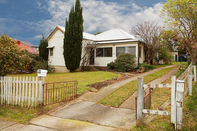 27  Tennyson Road, GLADESVILLE NSW 2111