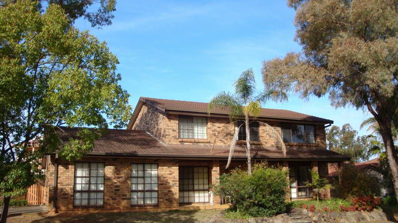 8  Eden  Place, BOSSLEY PARK NSW 2176