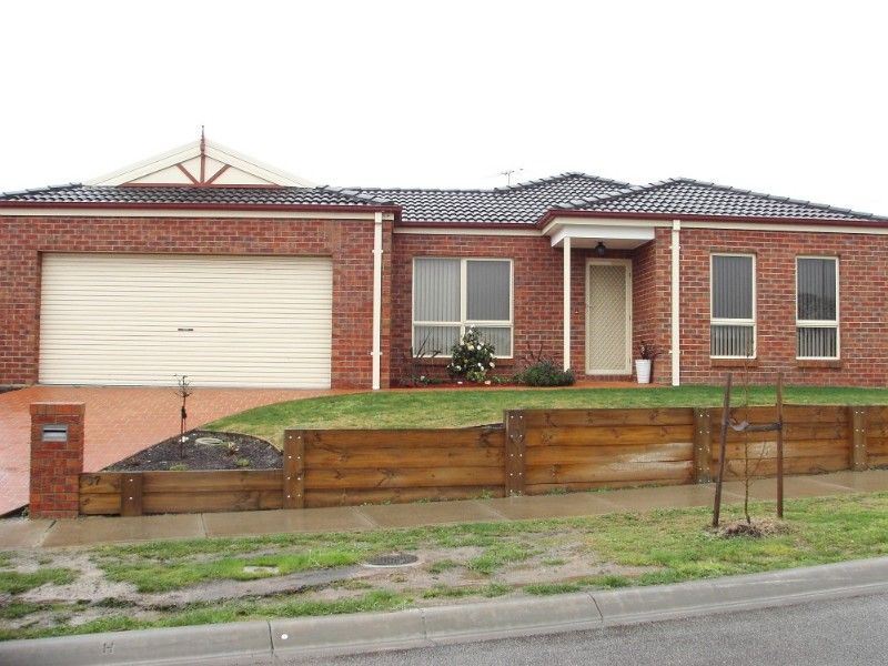 37 Ebony Drive, PAKENHAM VIC 3810