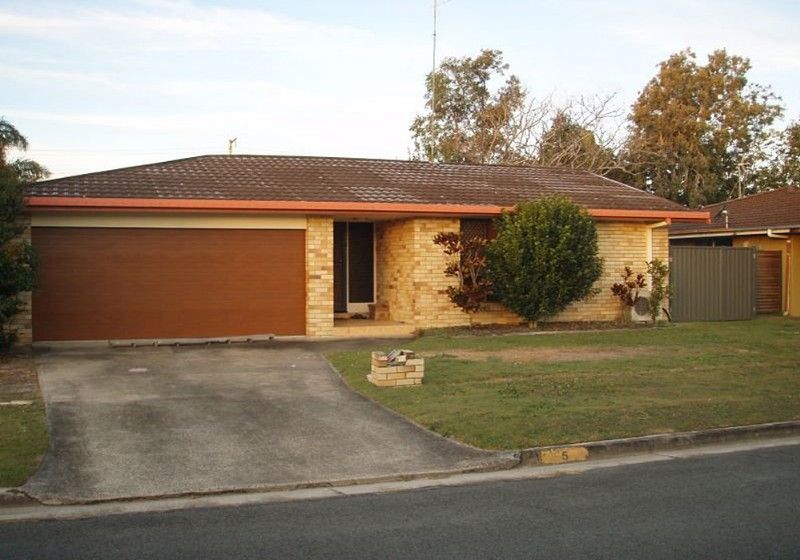 5 Sycamore Place, PALM BEACH QLD 4221