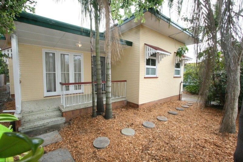 124 Junction Road, MORNINGSIDE QLD 4170