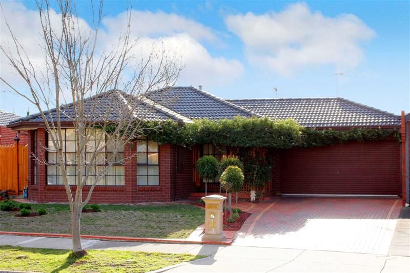 16 Beckwith Court, TAYLORS LAKES VIC 3038