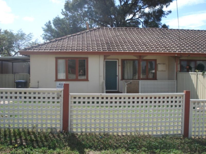 1/4a Howes Street, RANGEWAY WA 6530