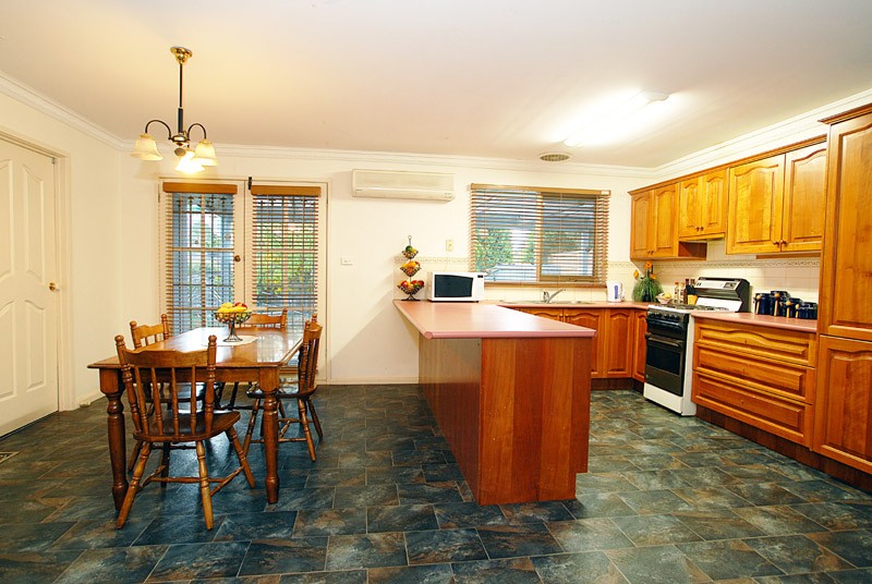 2 Elton Road, Ferntree Gully, VIC 3156