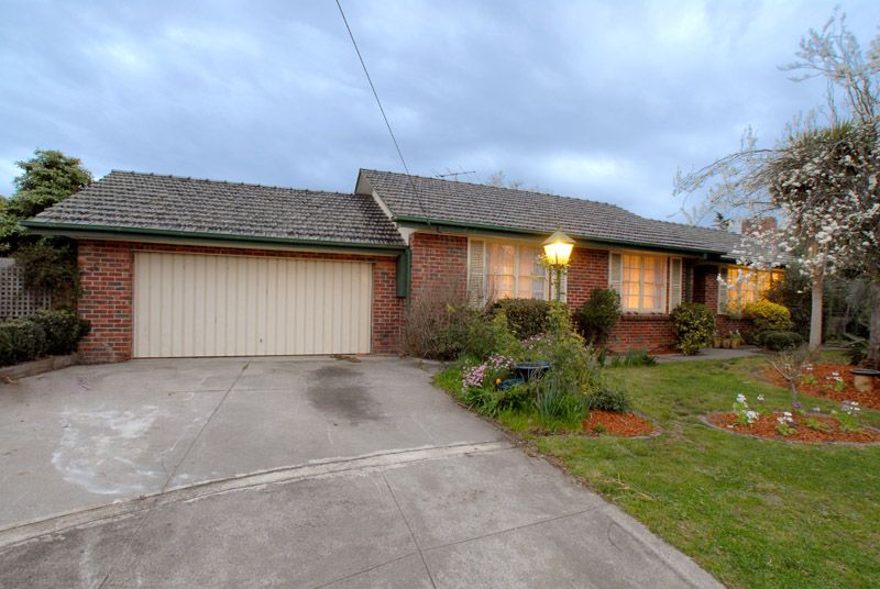 2 Huon Court, DONVALE VIC 3111