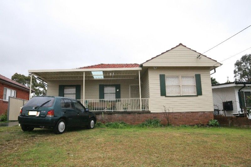 11 Burton Avenue, CHESTER HILL NSW 2162