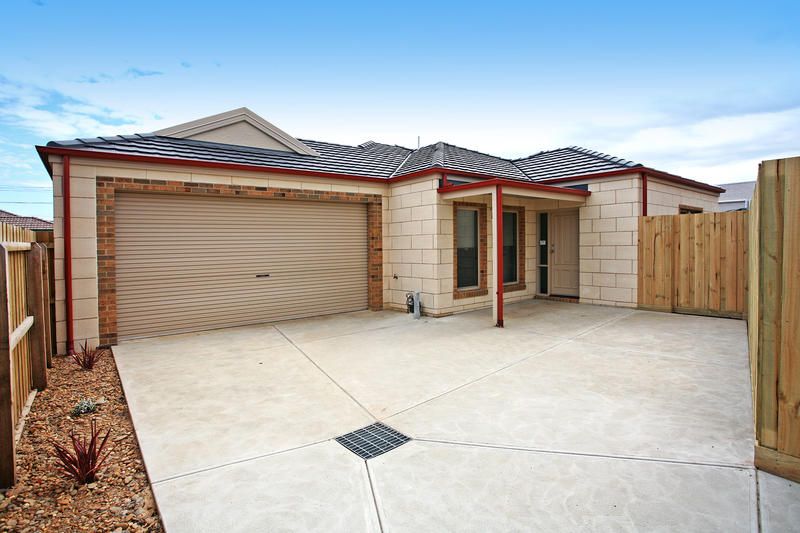 32 Blackheath Mews, WAURN PONDS VIC 3216