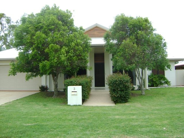 3 Seaside Place, BLACKS BEACH QLD 4740