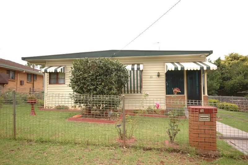 50 Hampton Street, HARRISTOWN QLD 4350
