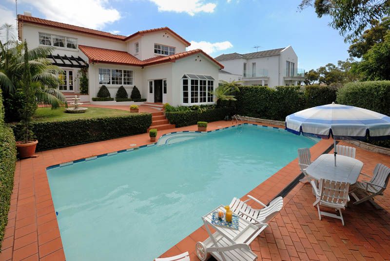 12 Hyndman Parade, WOOLOOWARE NSW 2230