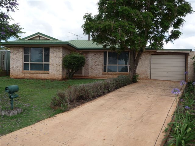 2   Todwana Court, GLENVALE QLD 4350