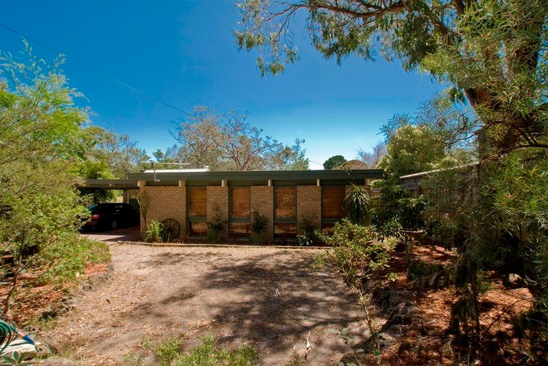 4  SHIRLEY Court, CROYDON VIC 3136