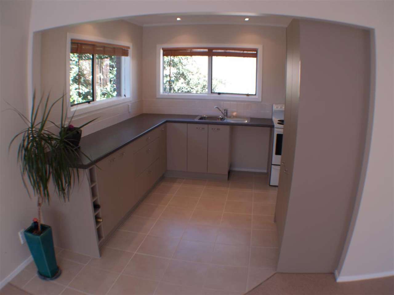 2/11 Lancelot Place photo 1