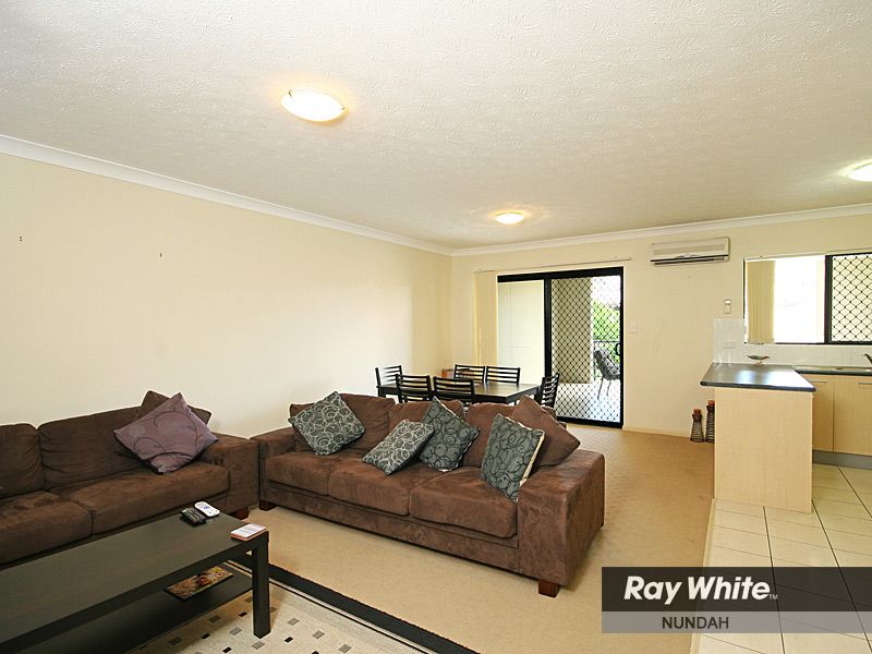  11 London Street, NUNDAH QLD 4012