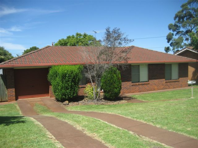 25 Lavena Drive, DARLING HEIGHTS QLD 4350