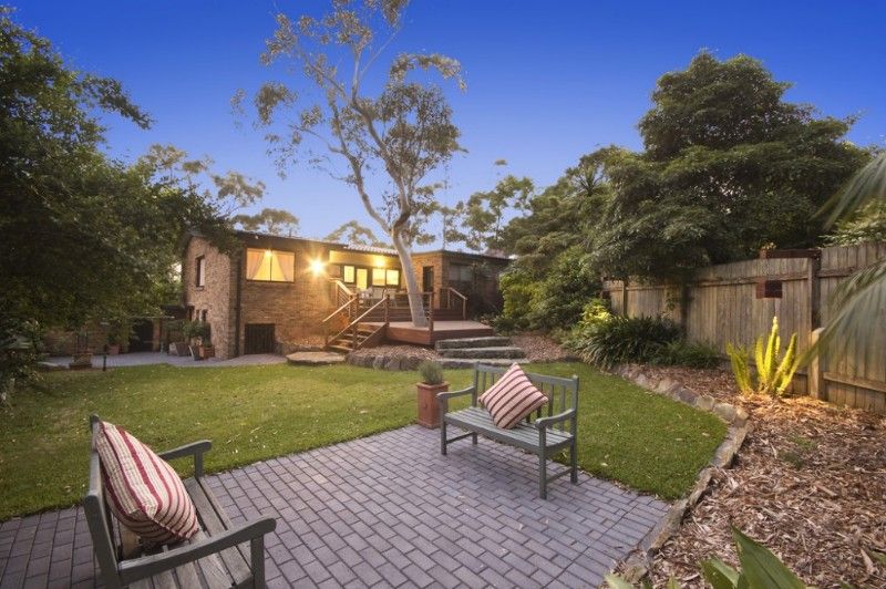 4 Cannons Parade, FORESTVILLE NSW 2087