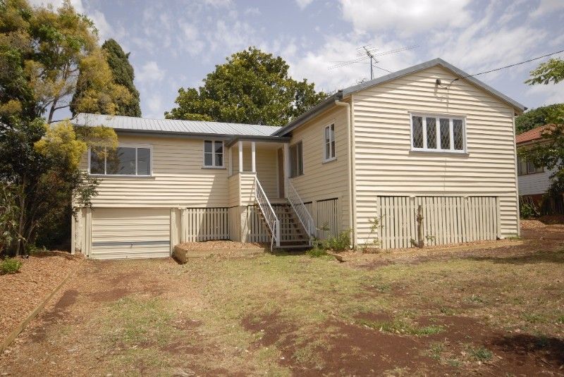 10 Seaton Street, SOUTH TOOWOOMBA QLD 4350