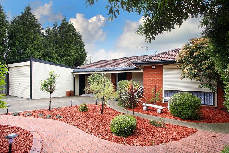 113 Woolnough Drive, Mill Park VIC 3082