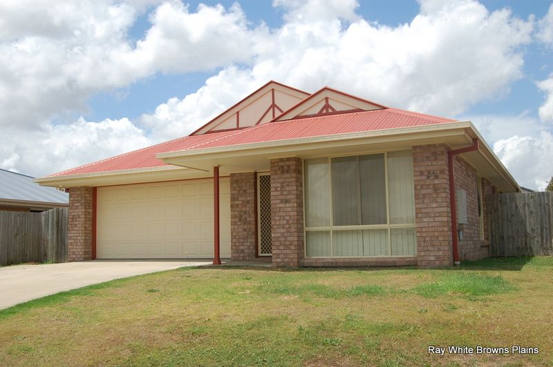 16 Felix Court, CRESTMEAD QLD 4132