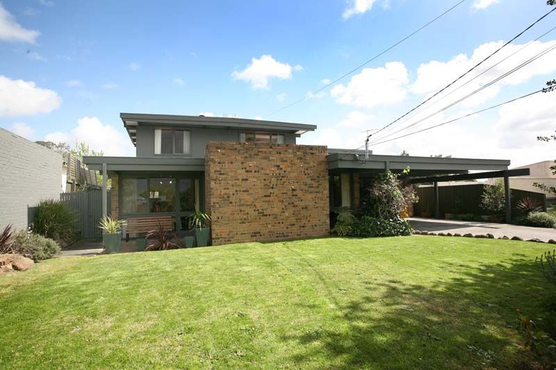 51 Glen Tower Drive, GLEN WAVERLEY VIC 3150