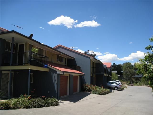 215 Creek Road, MOUNT GRAVATT EAST QLD 4122