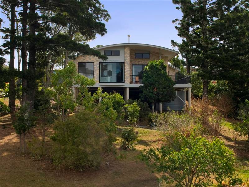 14 Pine Tree Drive, LAKE MACDONALD QLD 4563