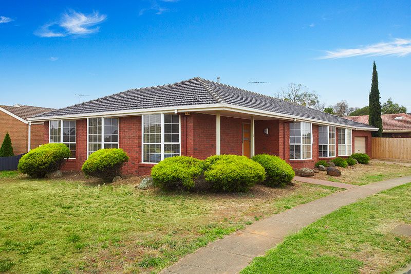11 Delatite Court, WERRIBEE VIC 3030