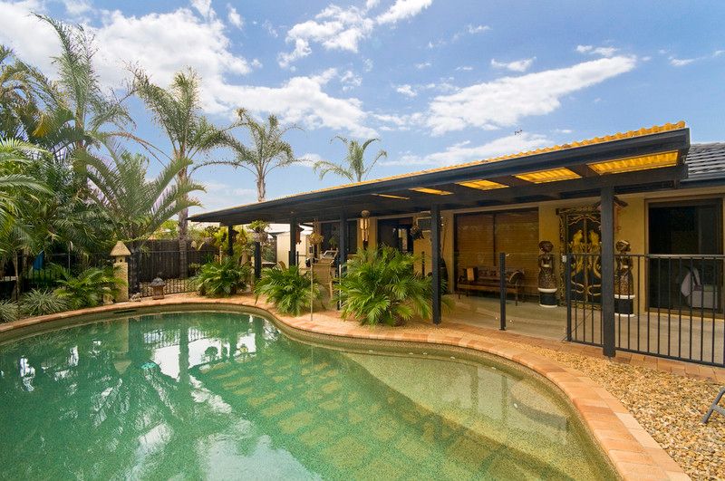 86 Bienvenue Drive, CURRUMBIN WATERS QLD 4223
