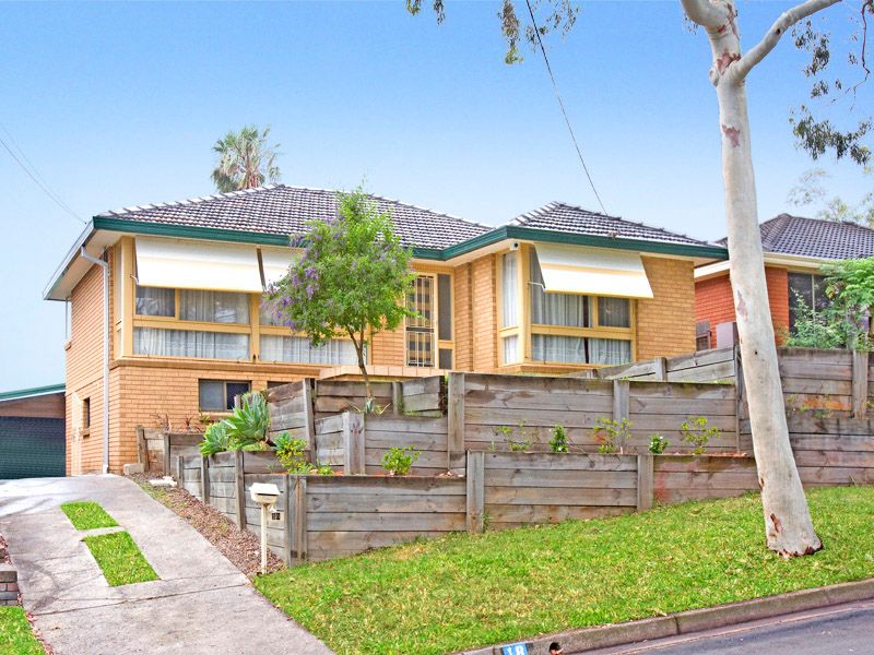 18 Sierra Road, ENGADINE NSW 2233