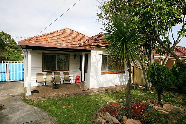 2 Wales Street, GREENACRE NSW 2190