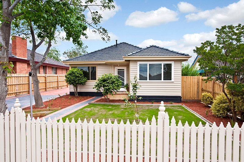 16 Canara Street, Benowa, QLD, 4217