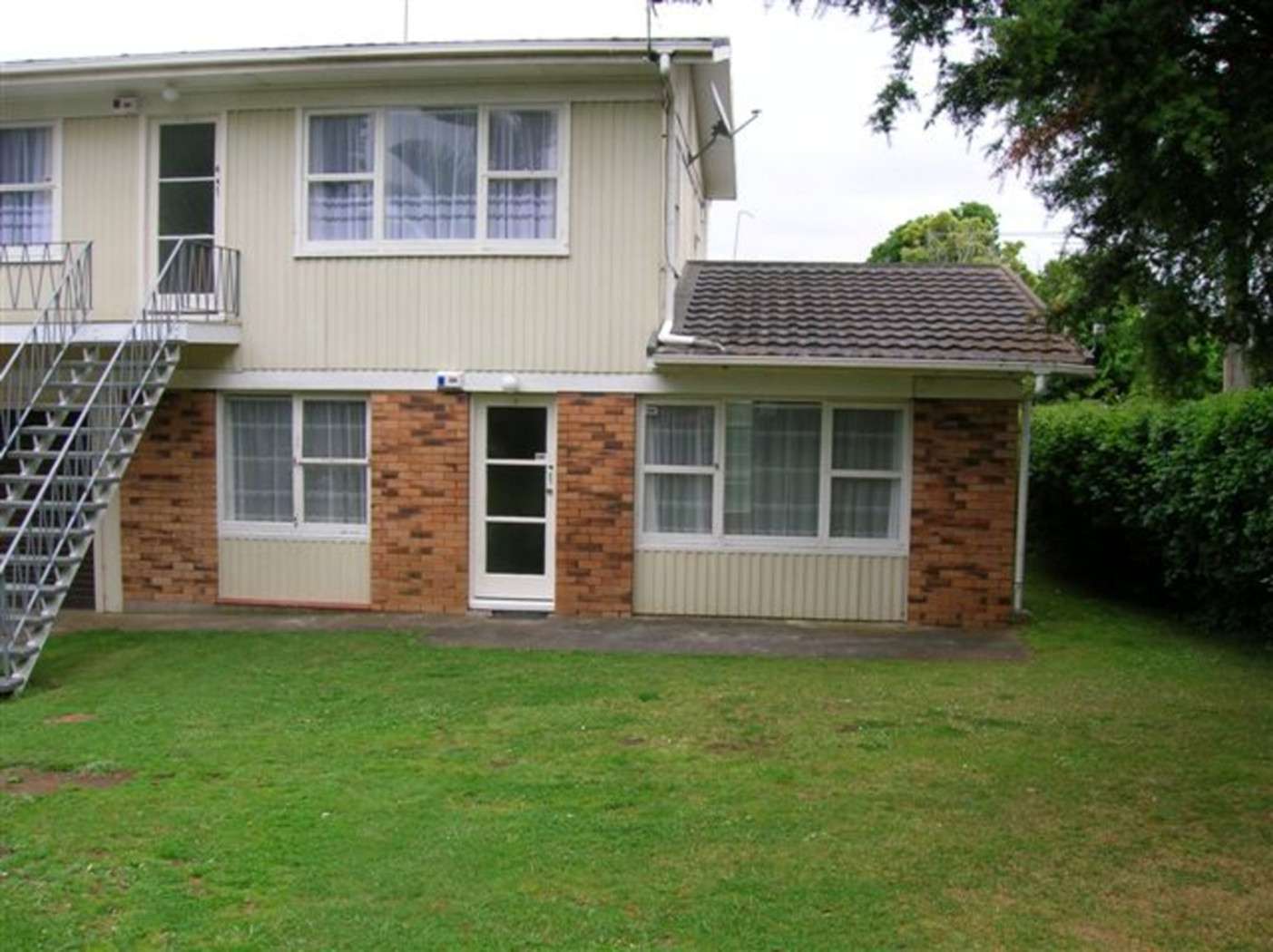 2/60 Moana Avenue photo 1