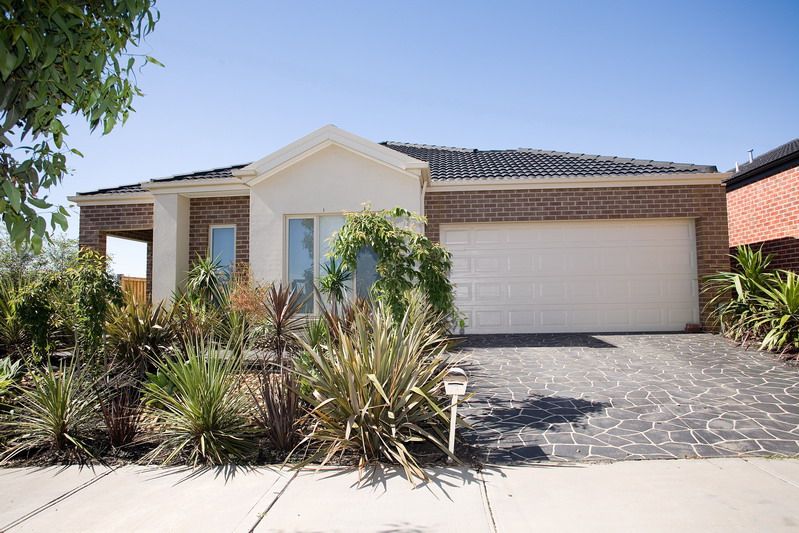 24 Glengarry Place, CRAIGIEBURN VIC 3064