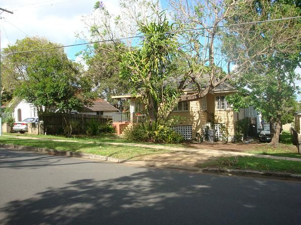 28 Walker Street, CORINDA QLD 4075