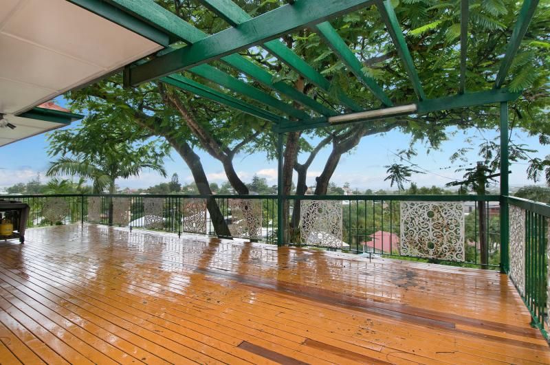 11  Paramount Terrace, SEVEN HILLS QLD 4170