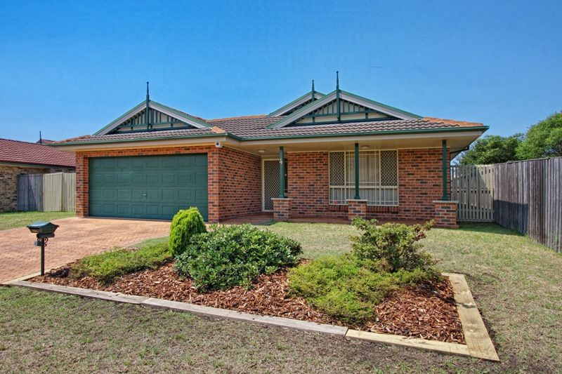 4 Robert Westmacott Avenue, WOONONA NSW 2517